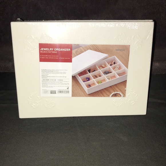 🪩New “MINISO” Jewelry Organizer - Picture 1 of 5